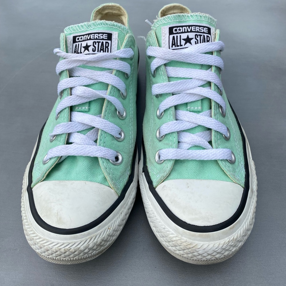 Converse All Star Low Tops - Size: 6.5 women’s